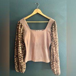 *NWT*Willow & Root Square Neck Top